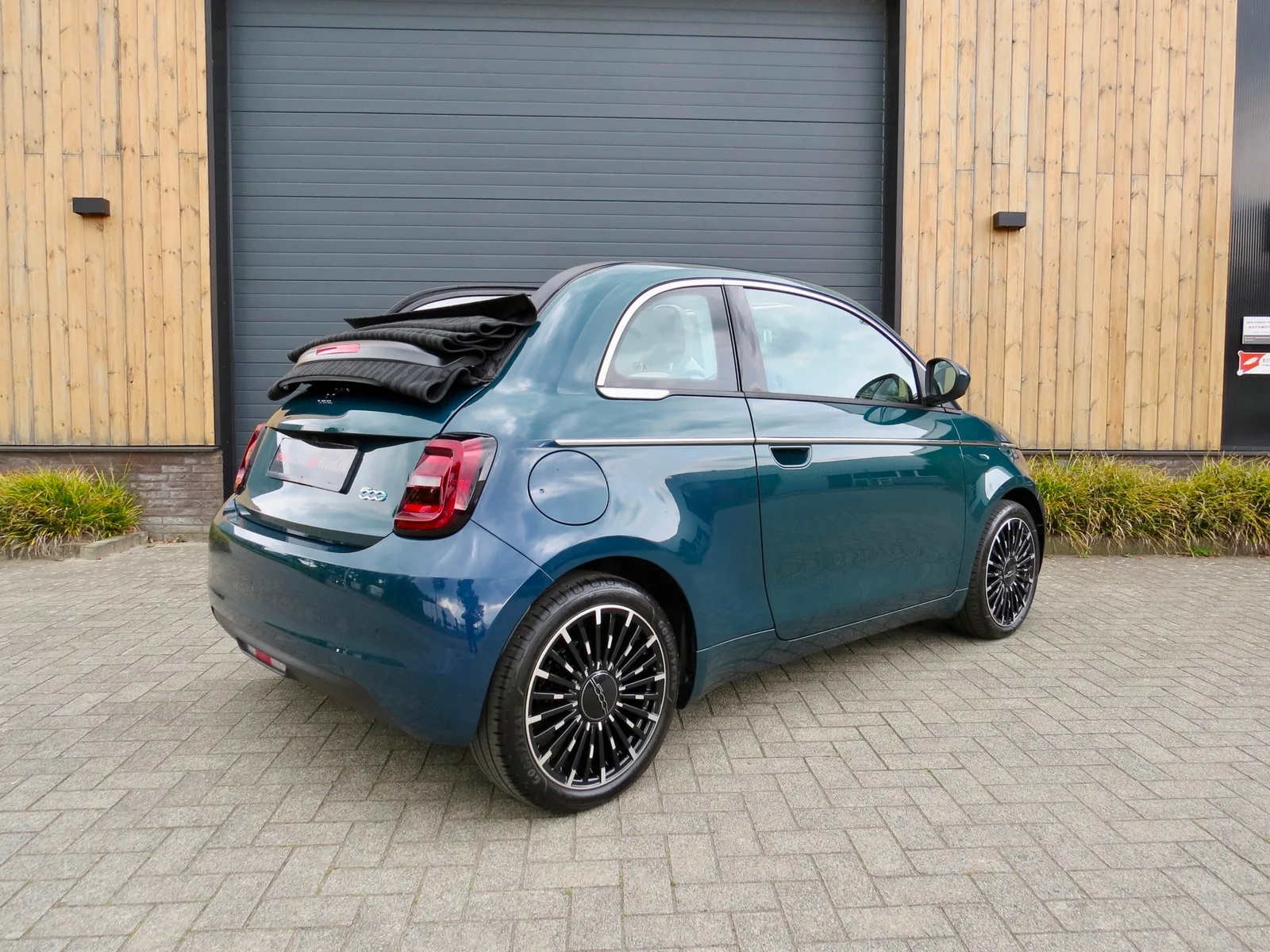 Fiat 500e (2020) — foto 1