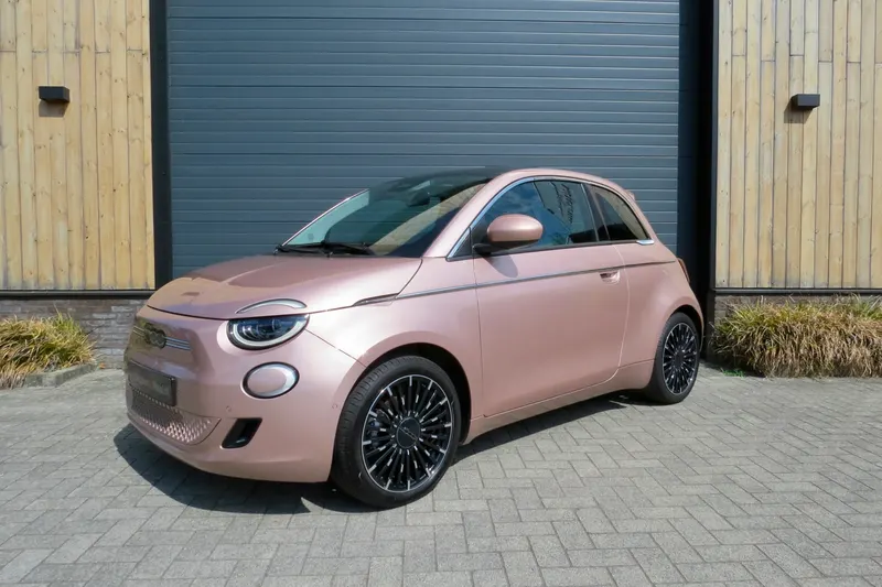 Fiat 500 (2024)