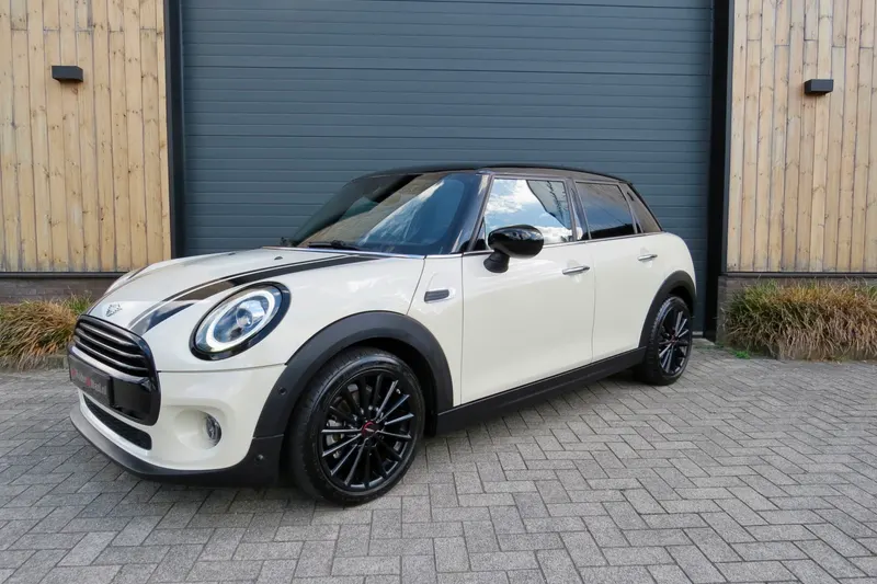 MINI One (2020)