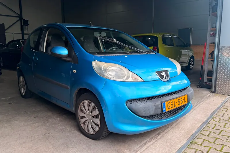 Peugeot 107 (2006)