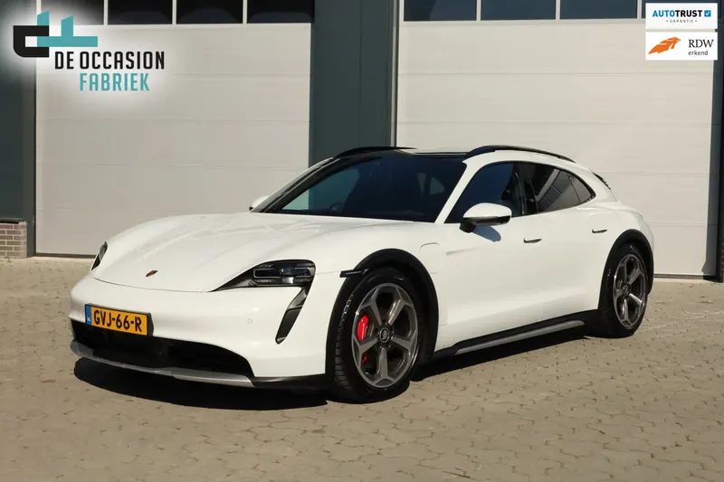 Porsche Taycan Cross Turismo (2023)