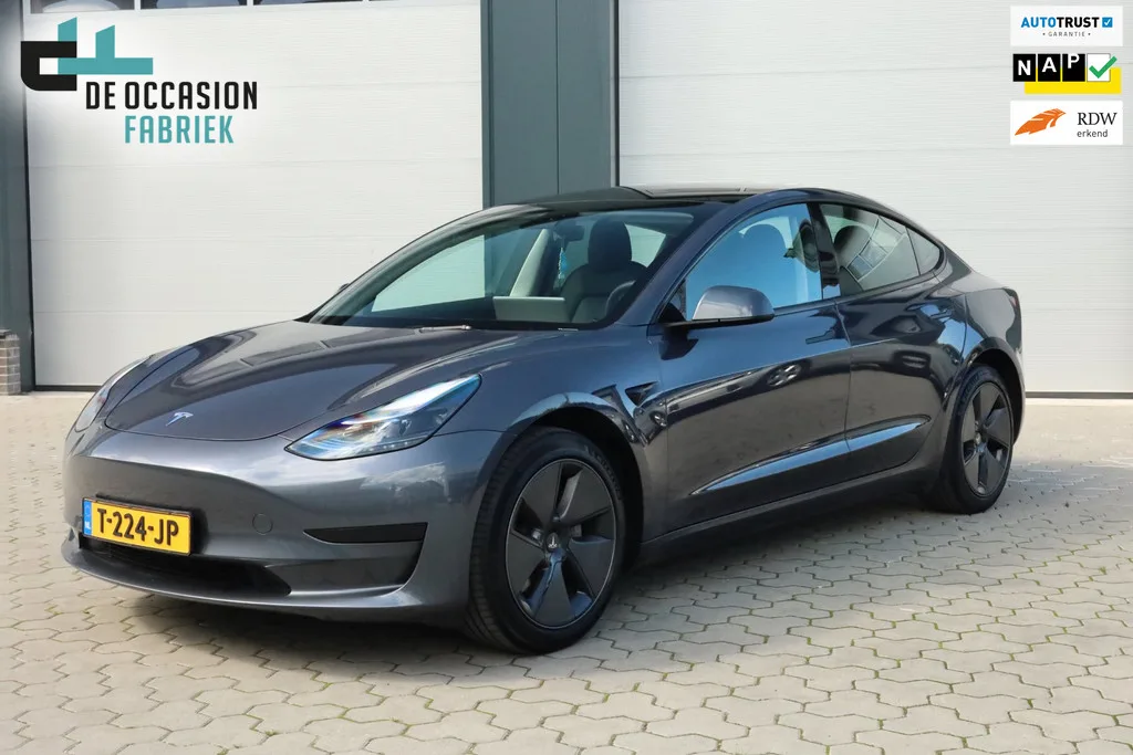 Tesla Model 3 (2023) — foto 1