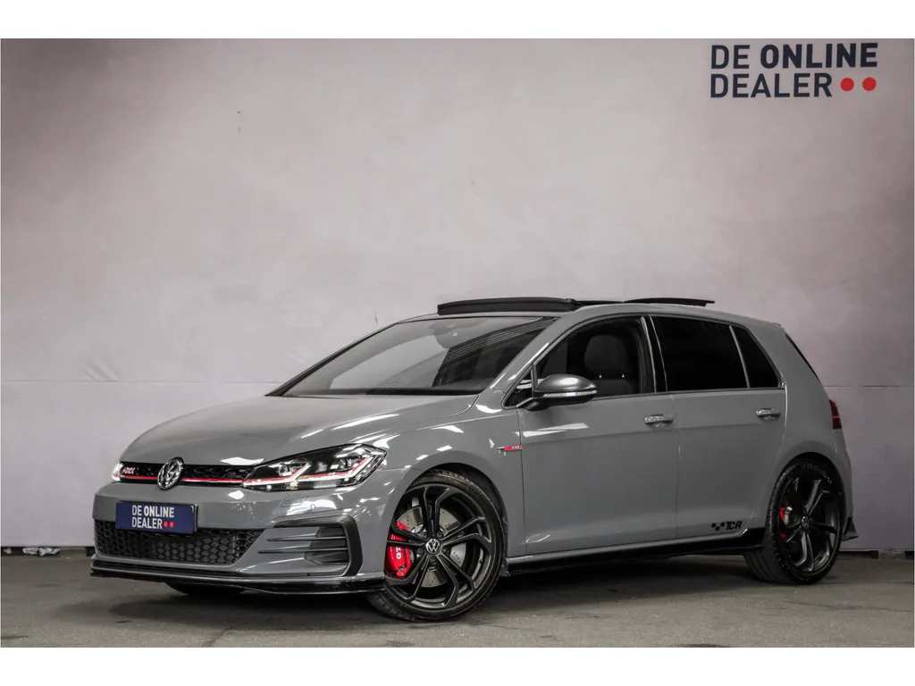 Volkswagen Golf (2019) — foto 1