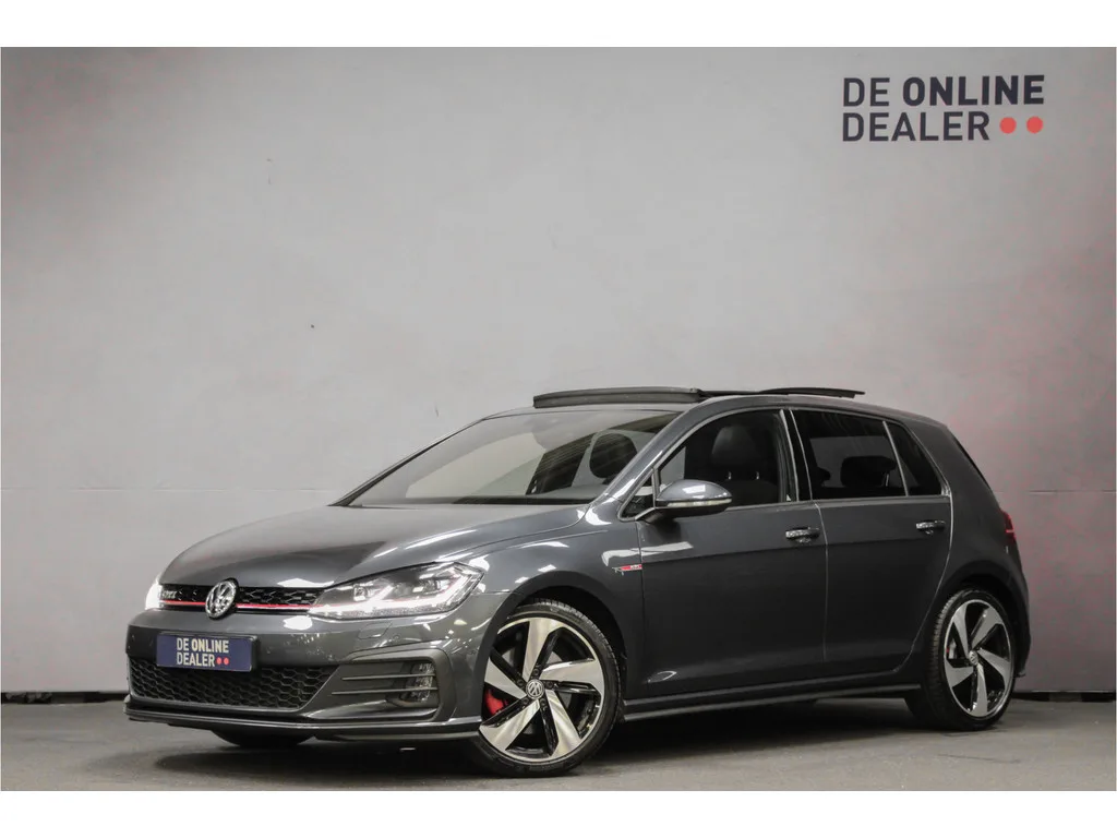 Volkswagen Golf (2018) — foto 1