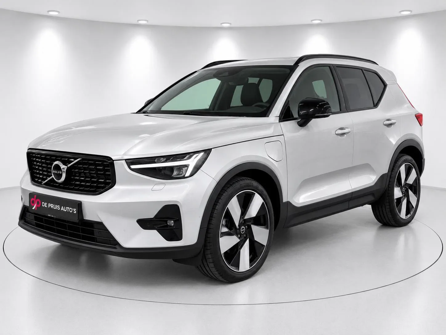 Volvo XC40 (2022) — foto 1