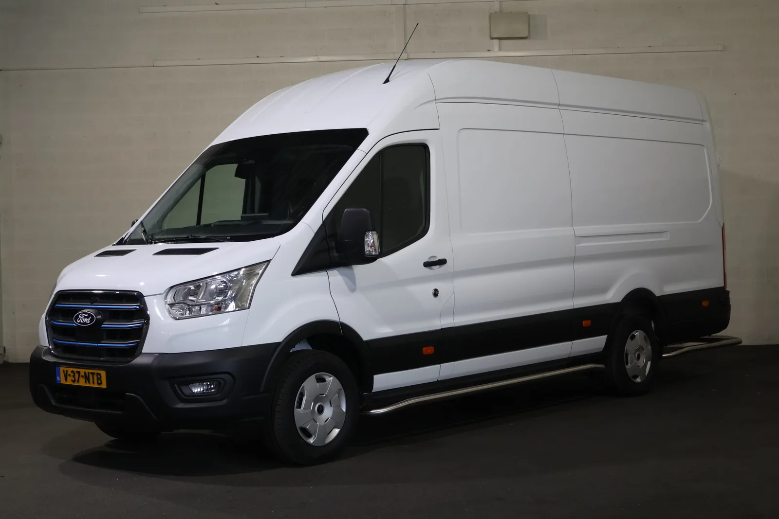 Ford E-Transit (2025) — foto 1