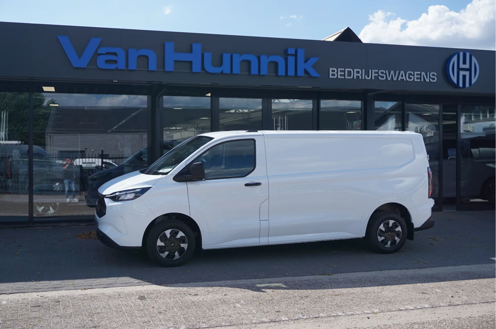 Ford E-Transit Custom (2026) — foto 1