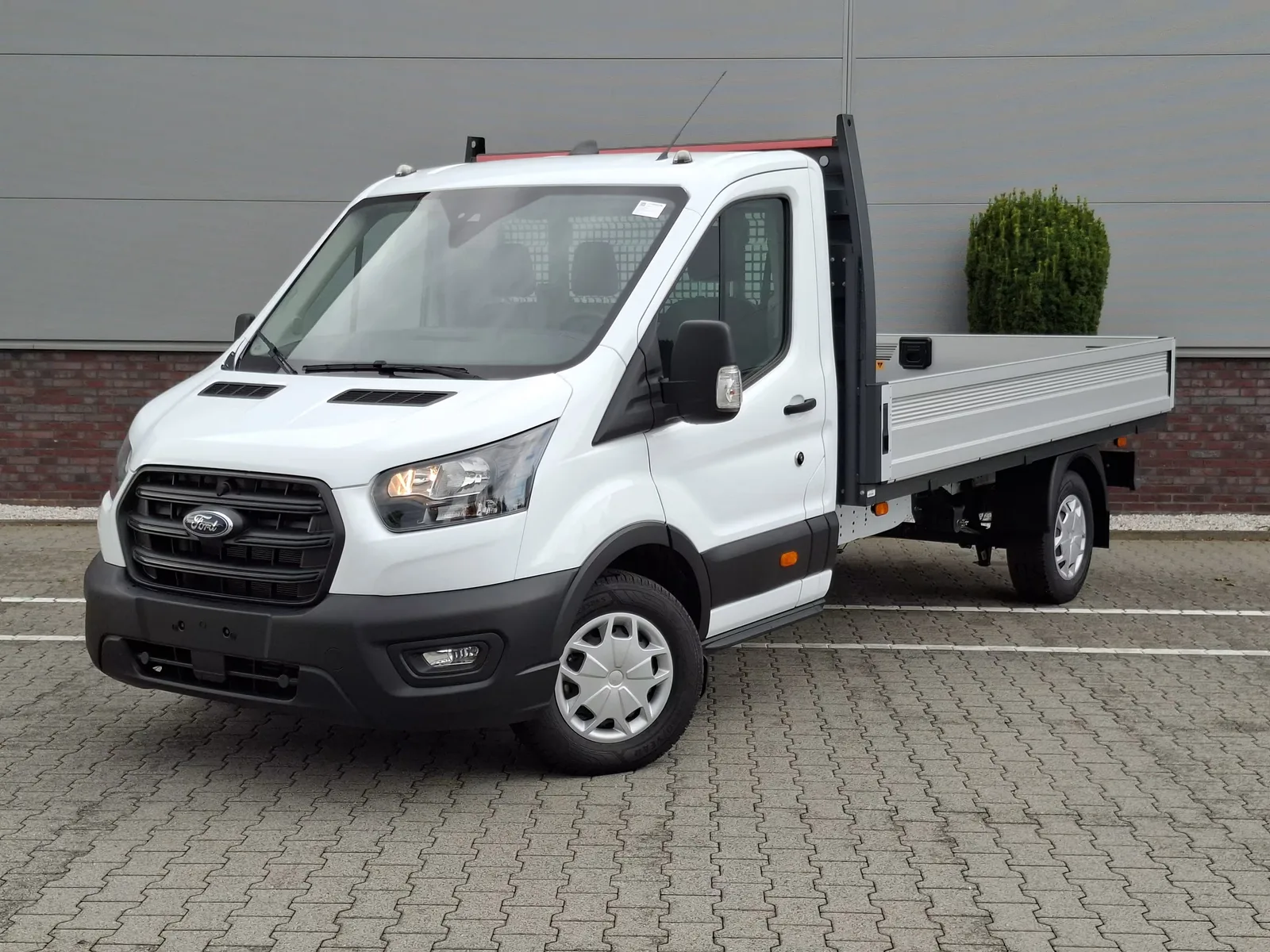 Ford Transit (2024) — foto 1
