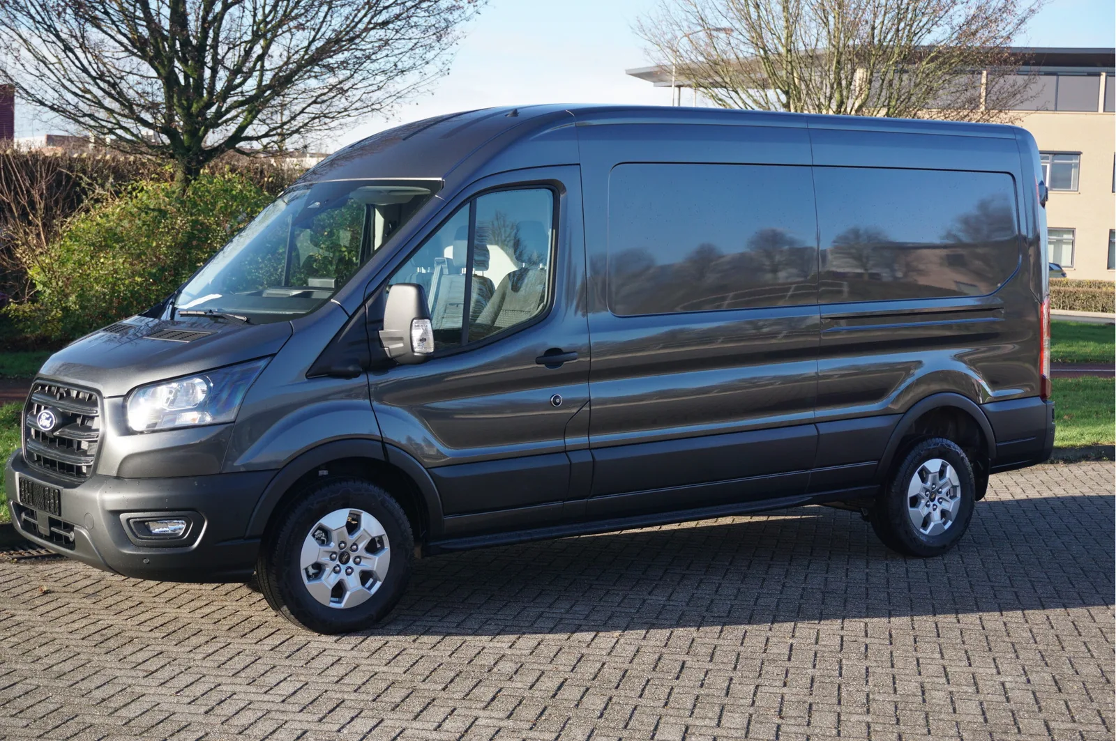 Ford Transit (2024) — foto 1