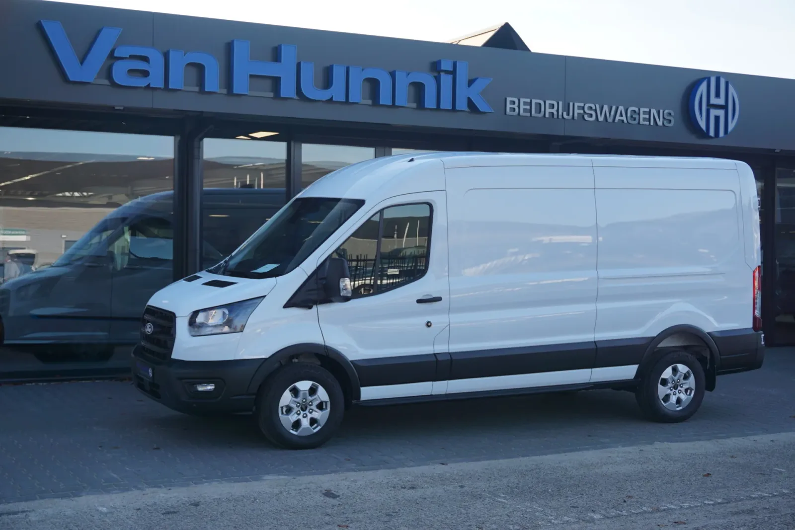 Ford Transit (2024) — foto 1