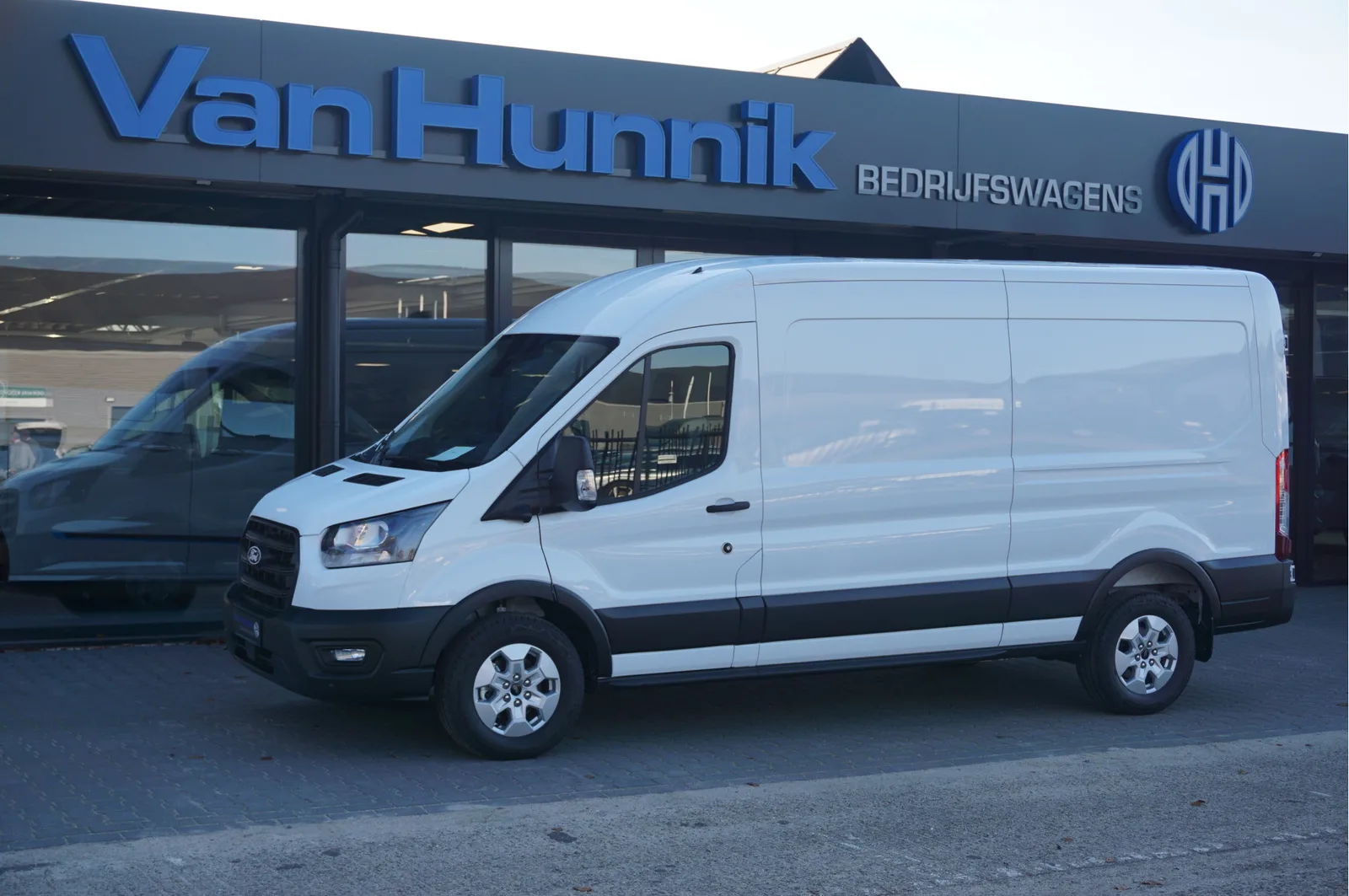Ford Transit (2024) — foto 1
