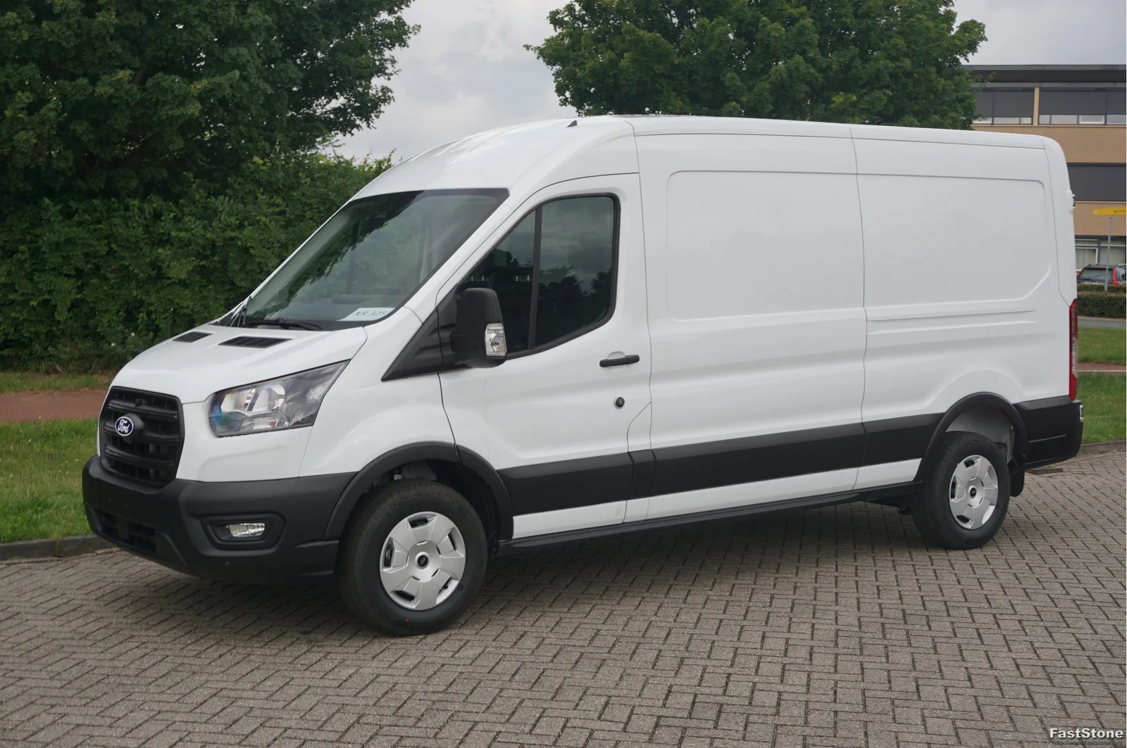 Ford Transit (2024) — foto 1