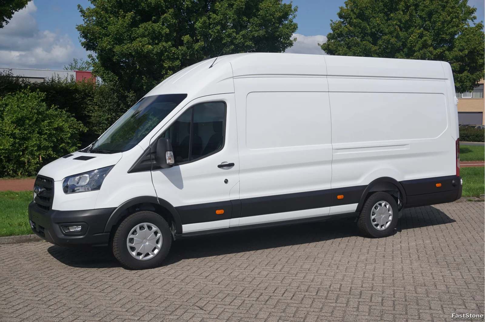 Ford Transit (2024) — foto 1