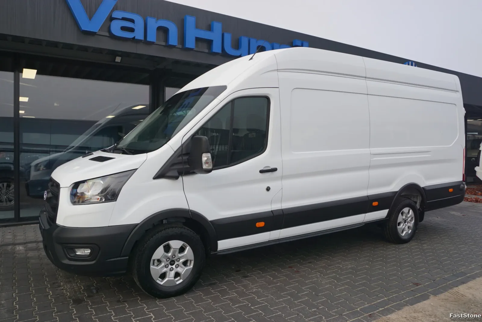 Ford Transit (2024) — foto 1