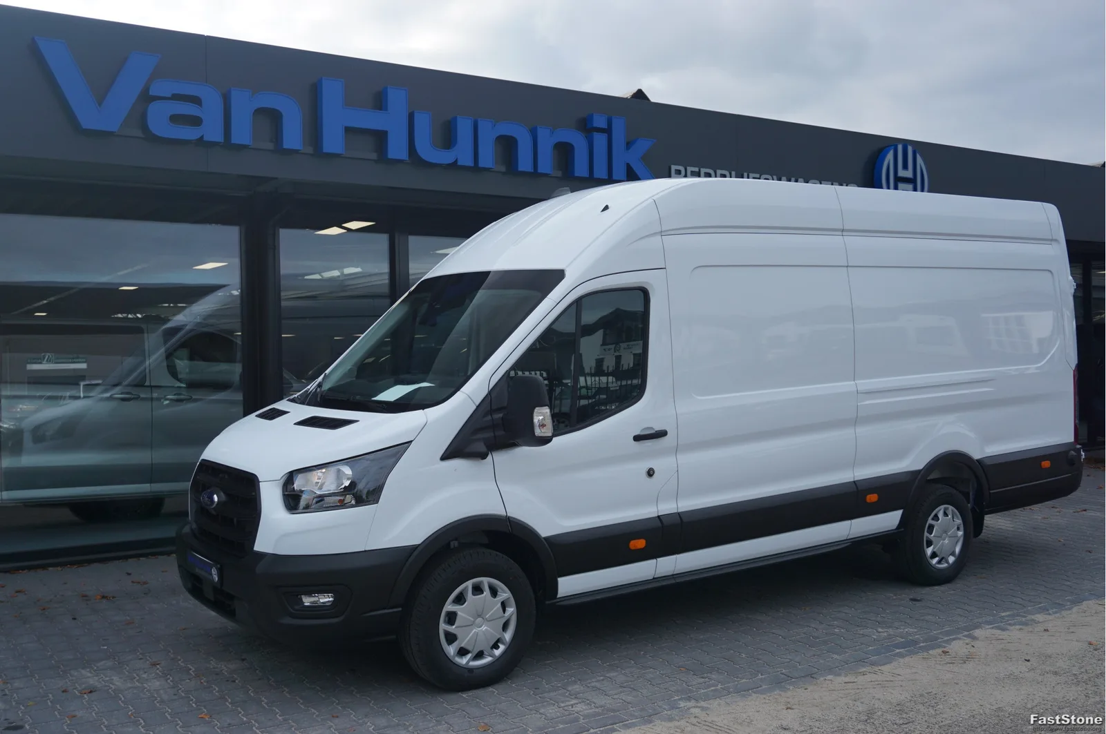 Ford Transit (2024) — foto 1