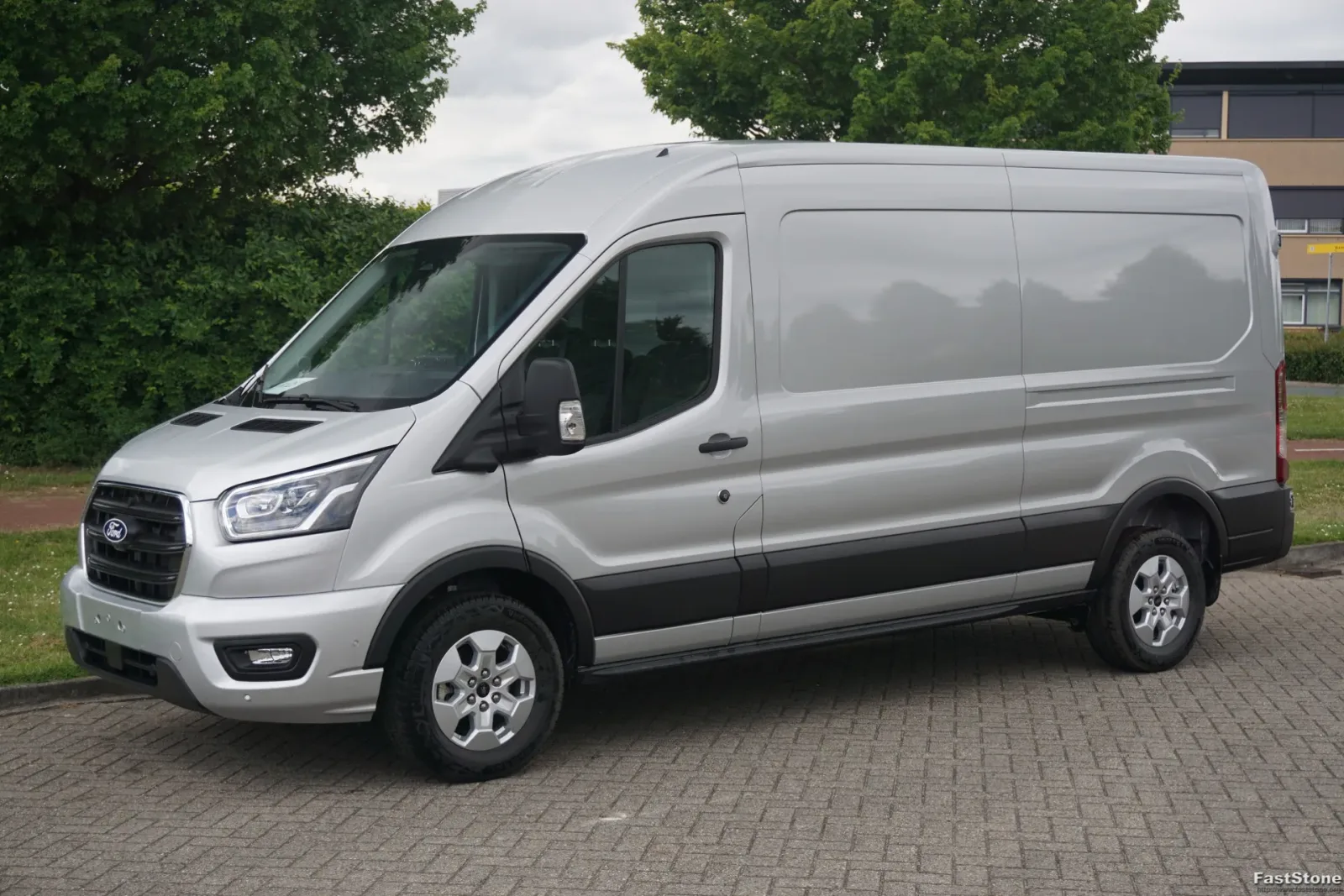 Ford Transit (2024) — foto 1