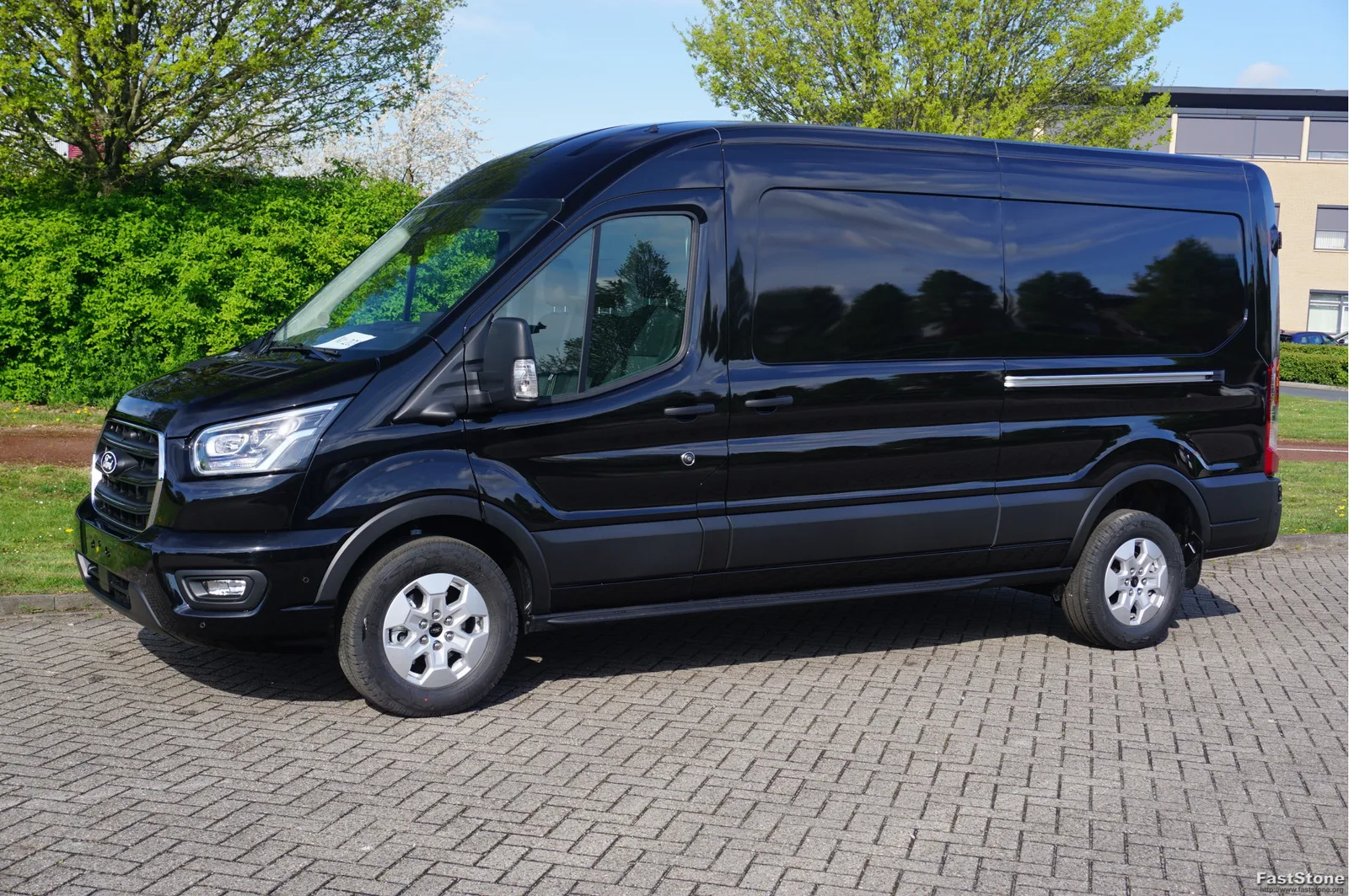 Ford Transit (2024) — foto 1