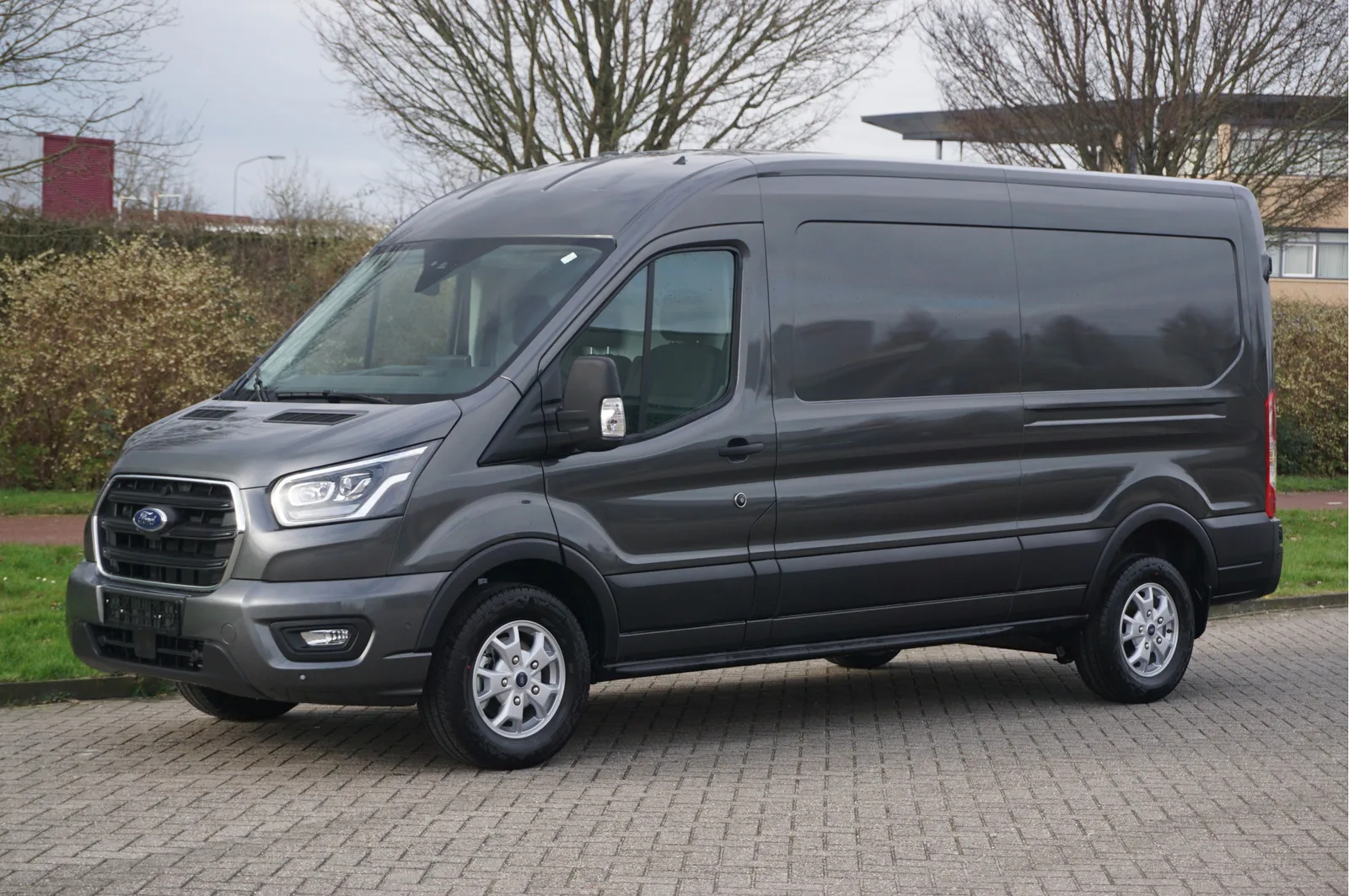 Ford Transit (2024) — foto 1