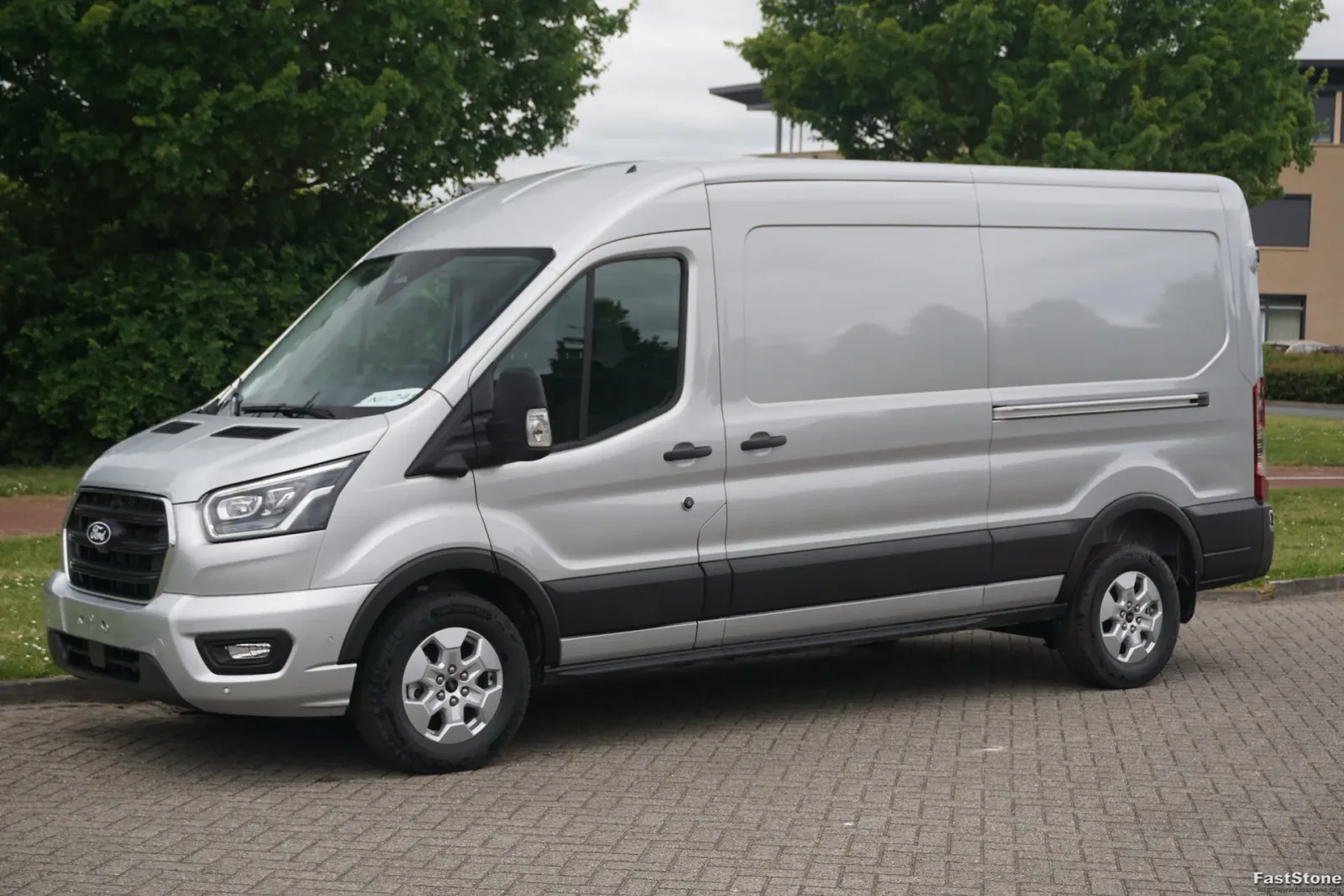 Ford Transit (2024) — foto 1