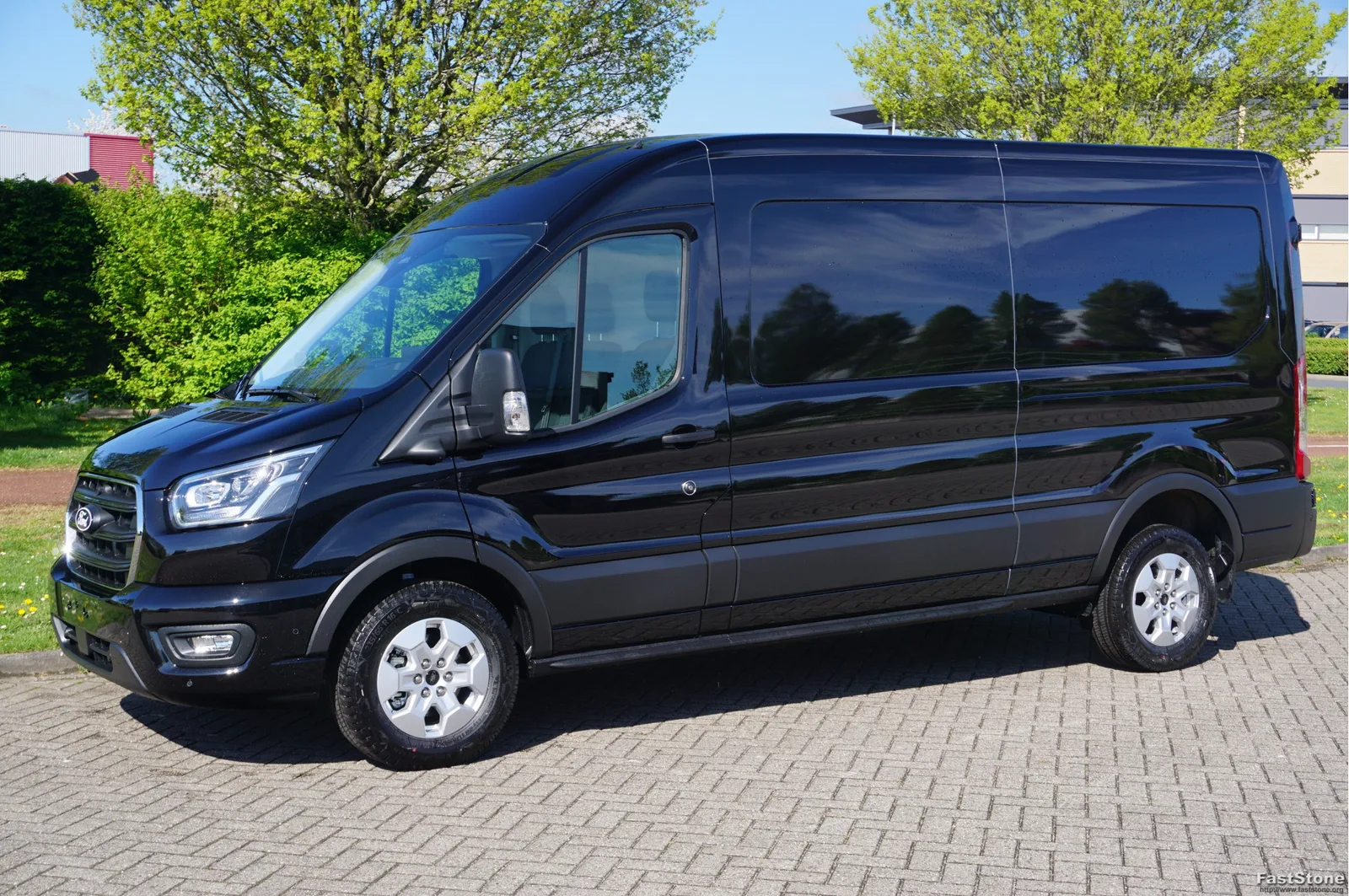 Ford Transit (2024) — foto 1
