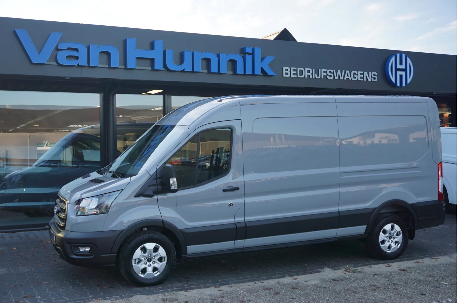 Ford Transit (2024) — foto 1