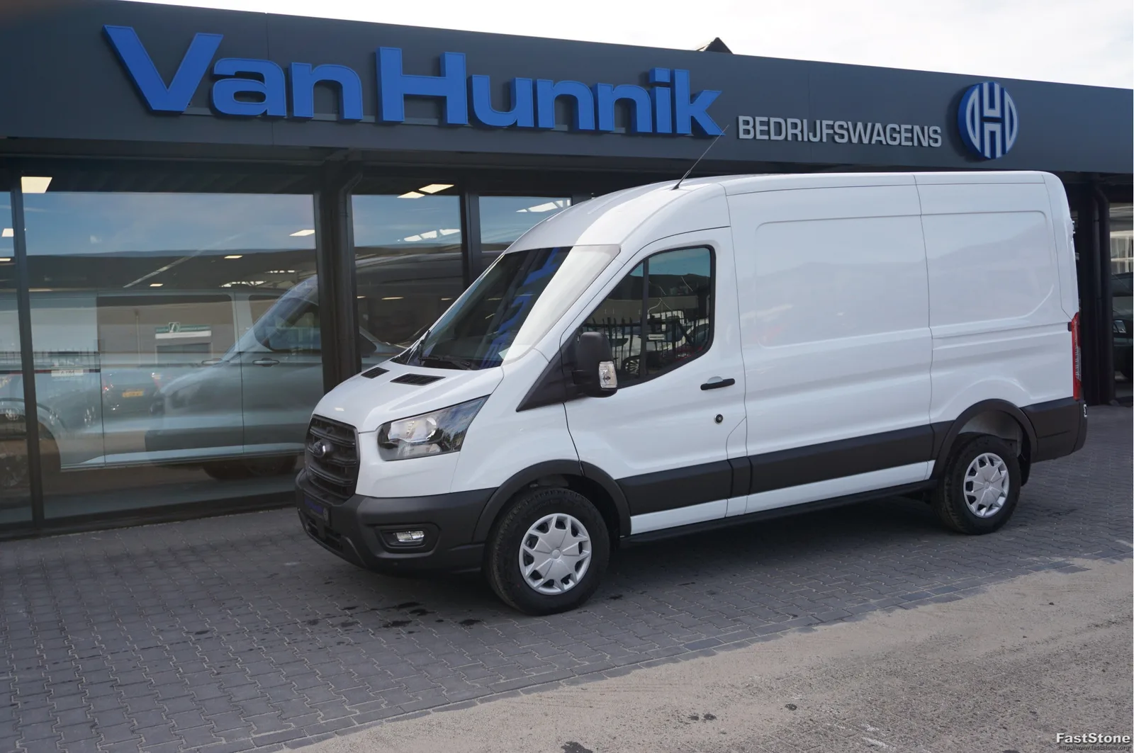 Ford Transit (2024) — foto 1