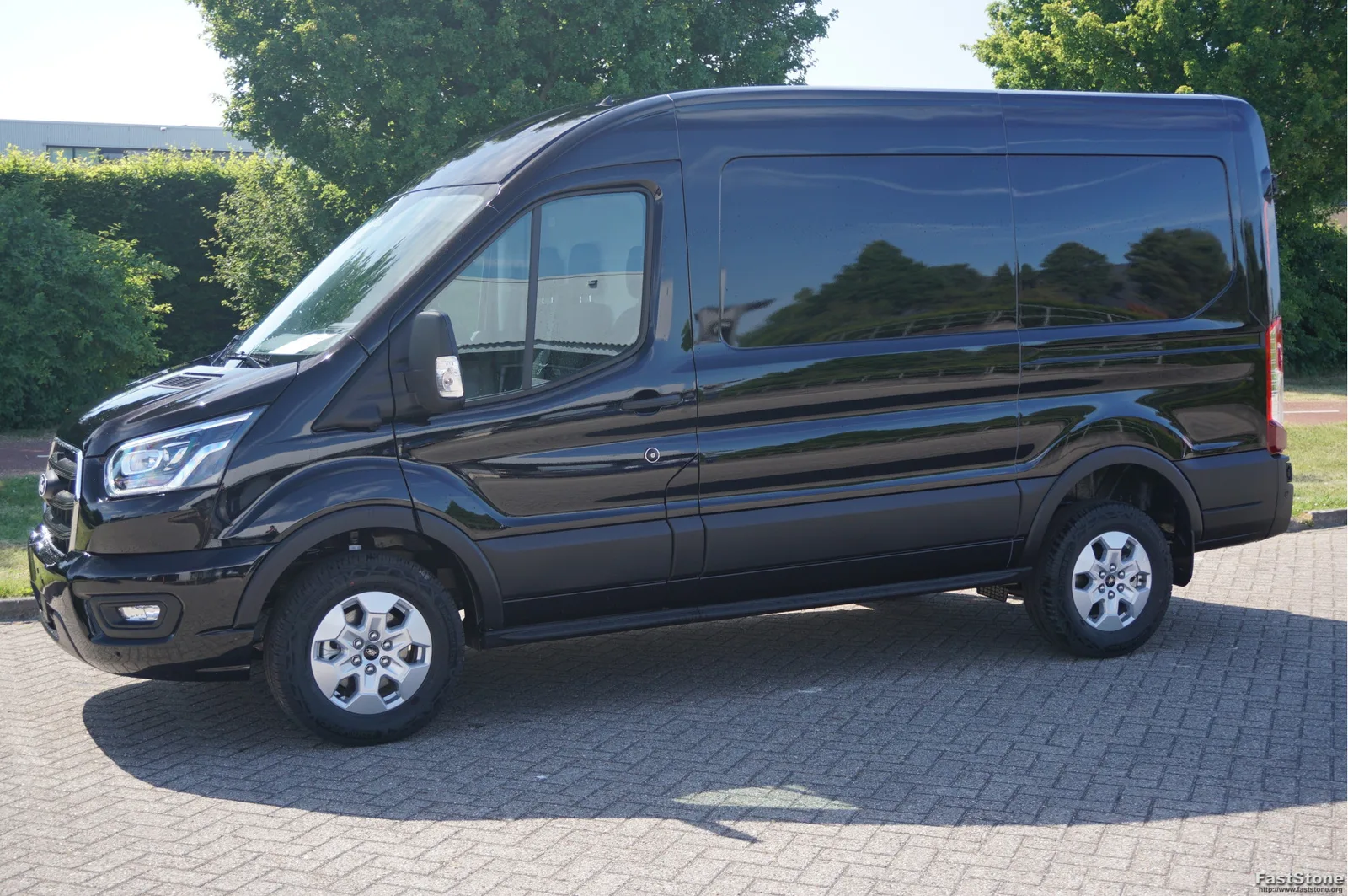 Ford Transit (2024) — foto 1