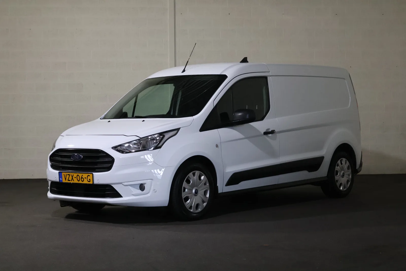 Ford Transit Connect (2024) — foto 1