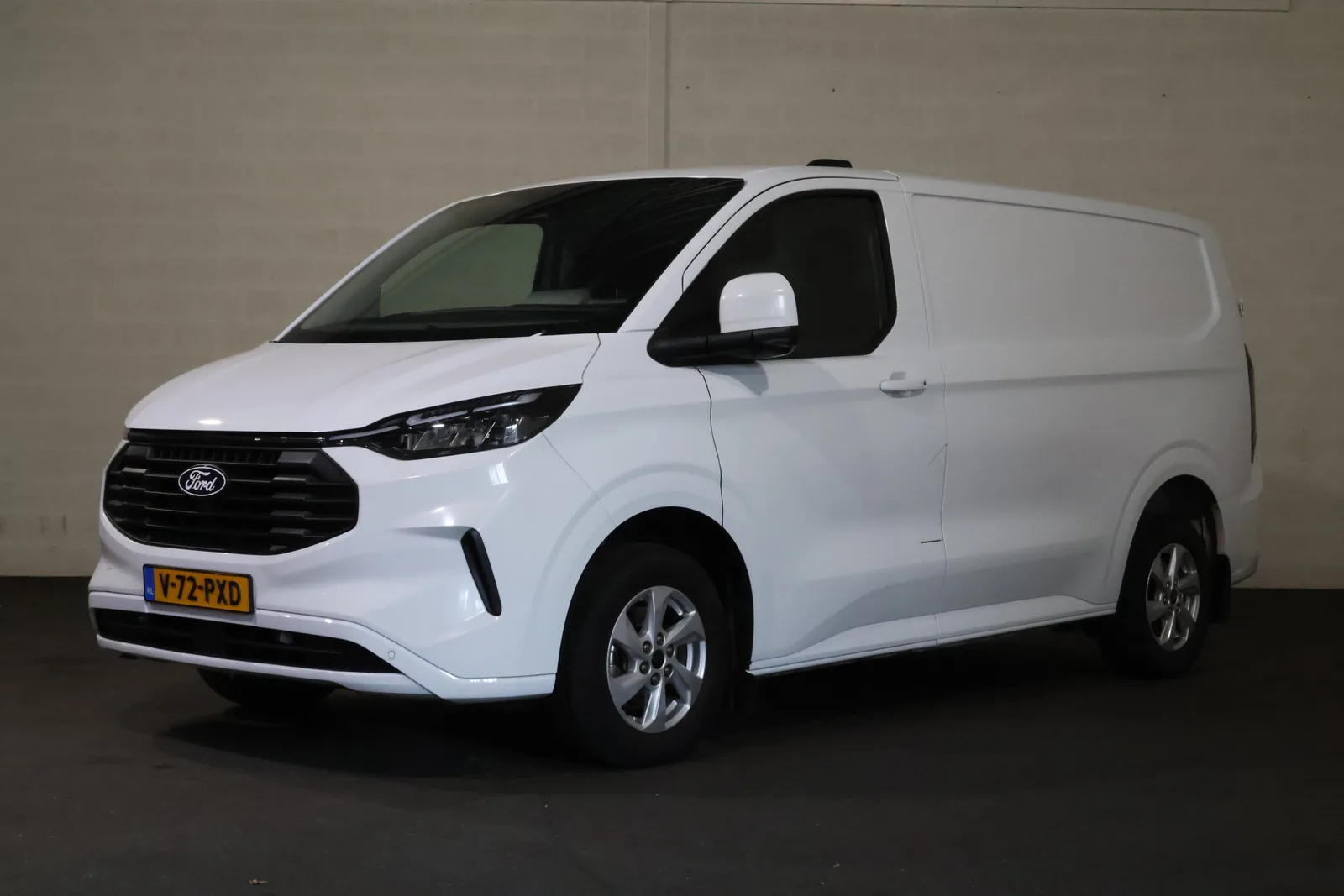 Ford Transit Custom (2024) — foto 1