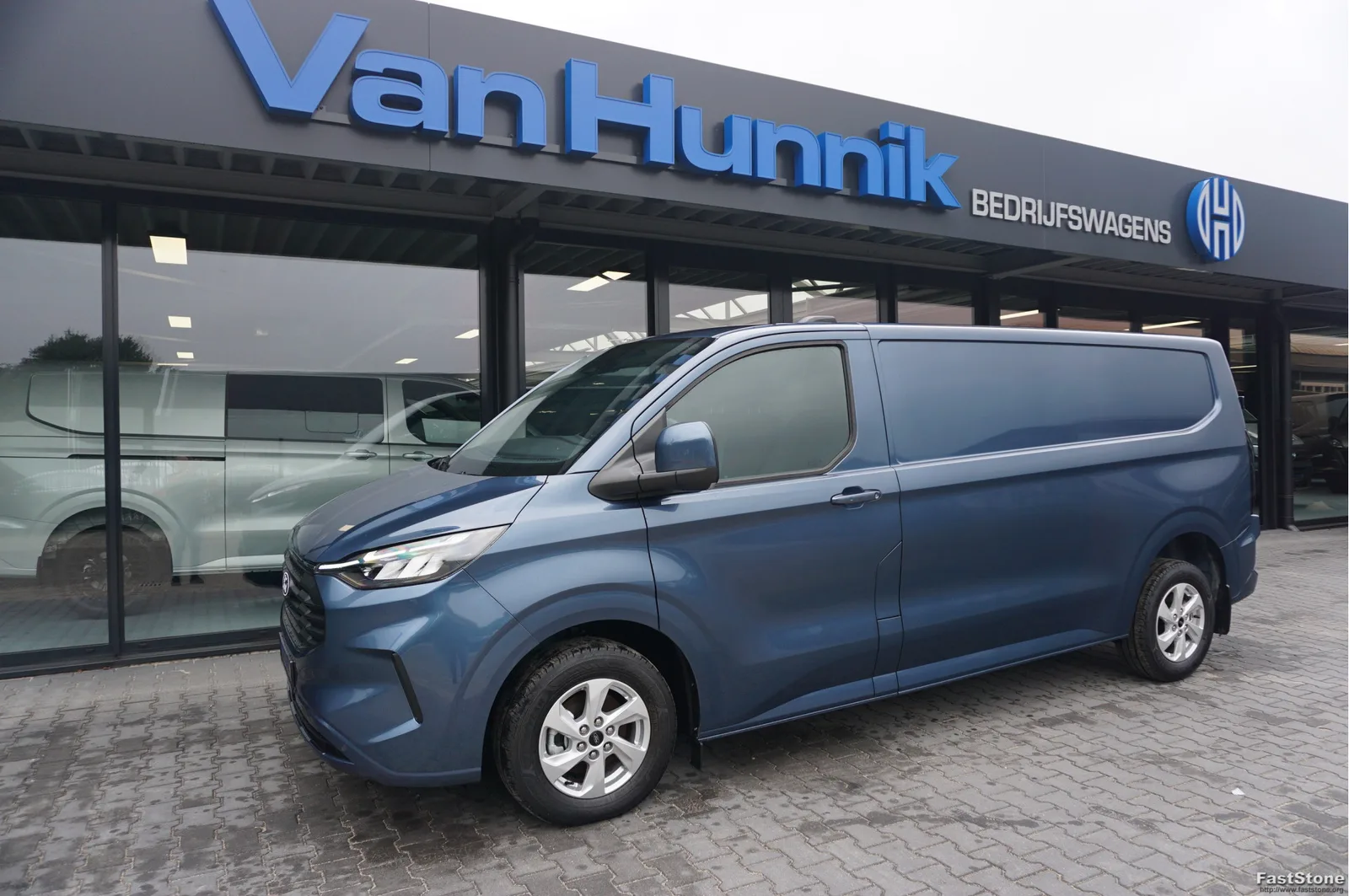 Ford Transit Custom (2024) — foto 1