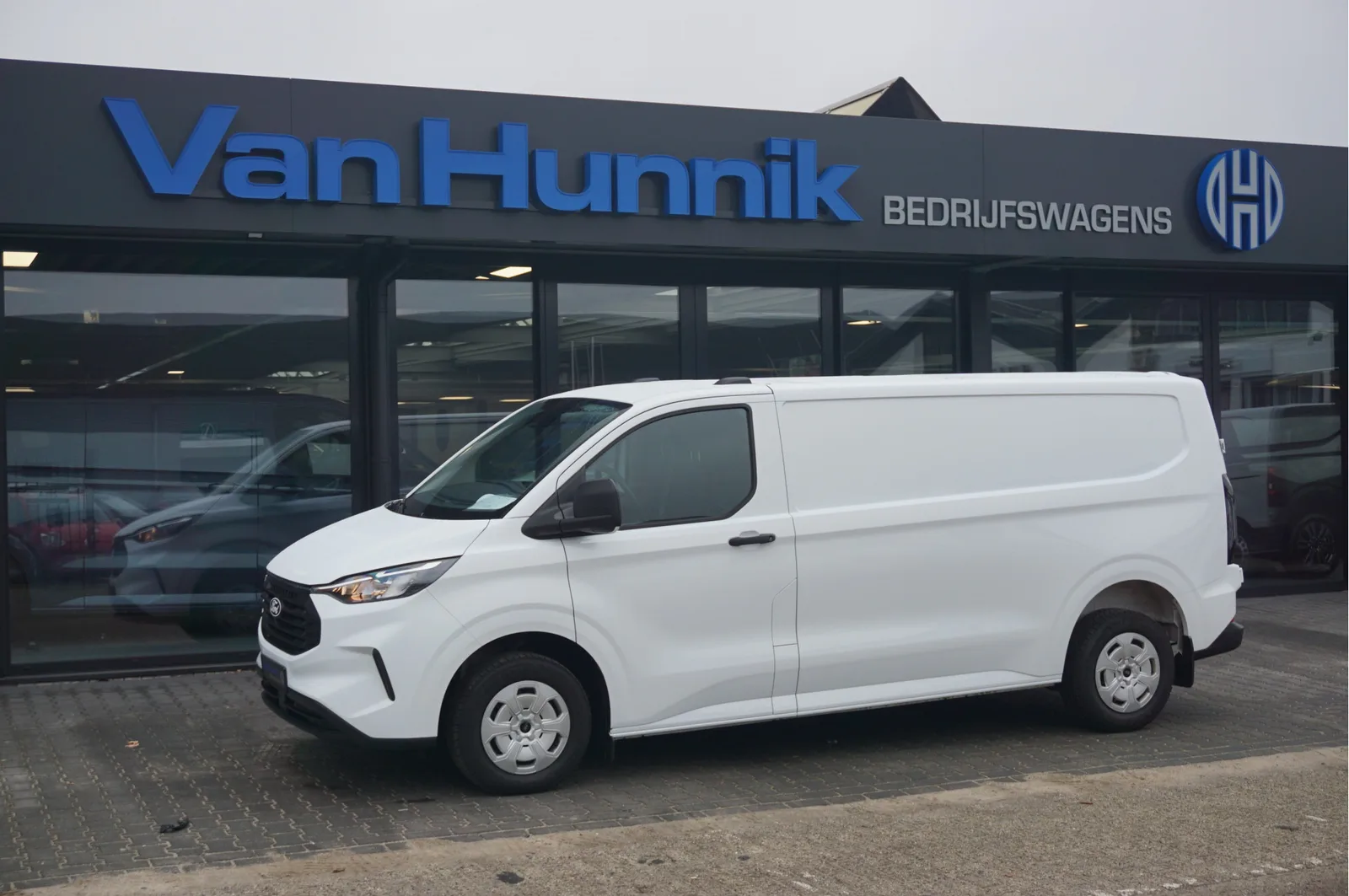 Ford Transit Custom (2024) — foto 1