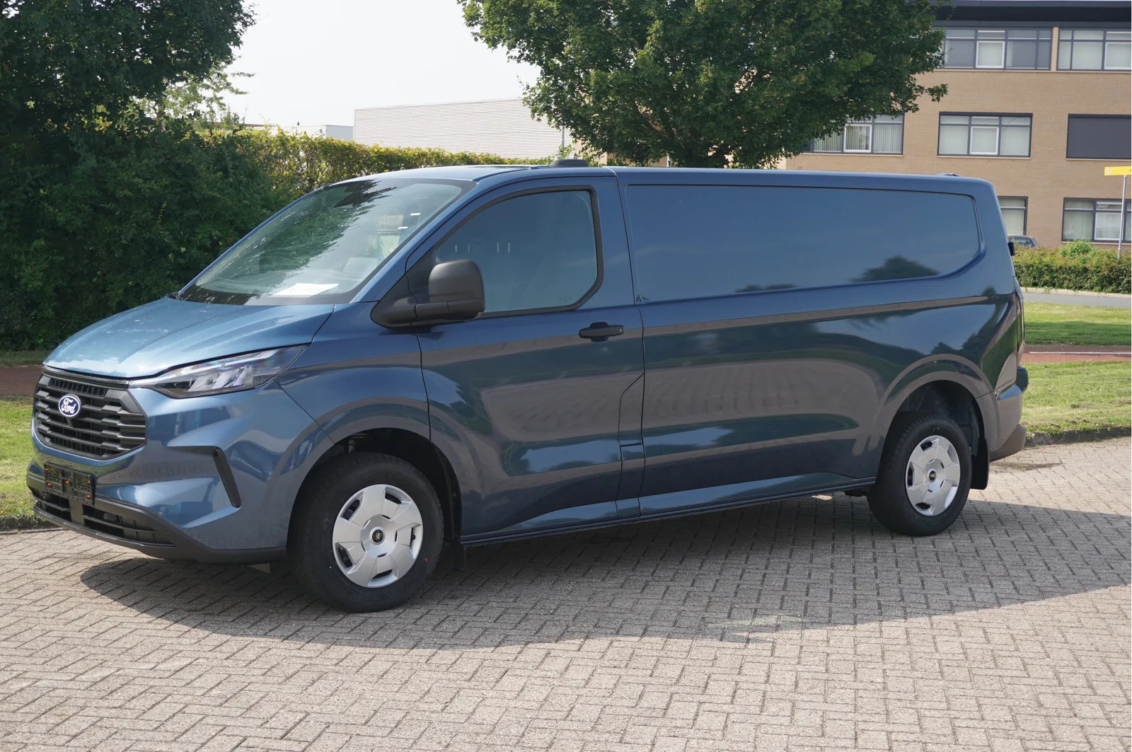 Ford Transit Custom (2024) — foto 1