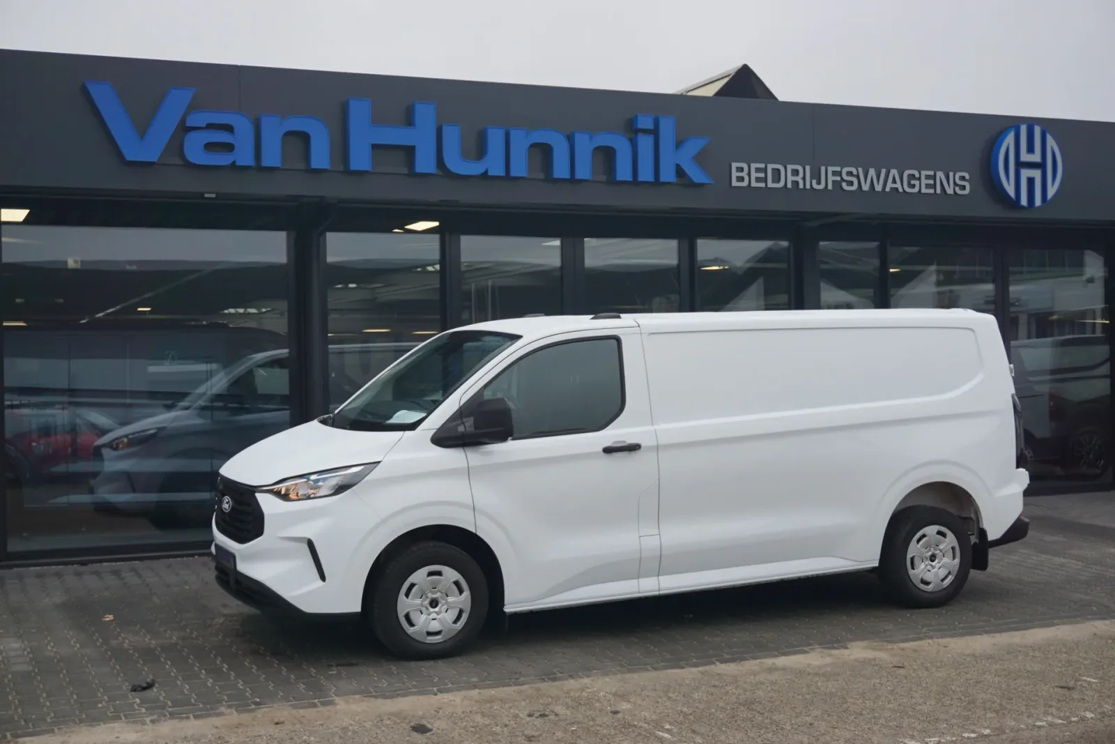 Ford Transit Custom (2024) — foto 1