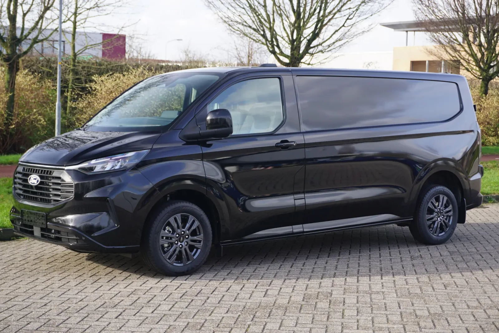 Ford Transit Custom (2024) — foto 1