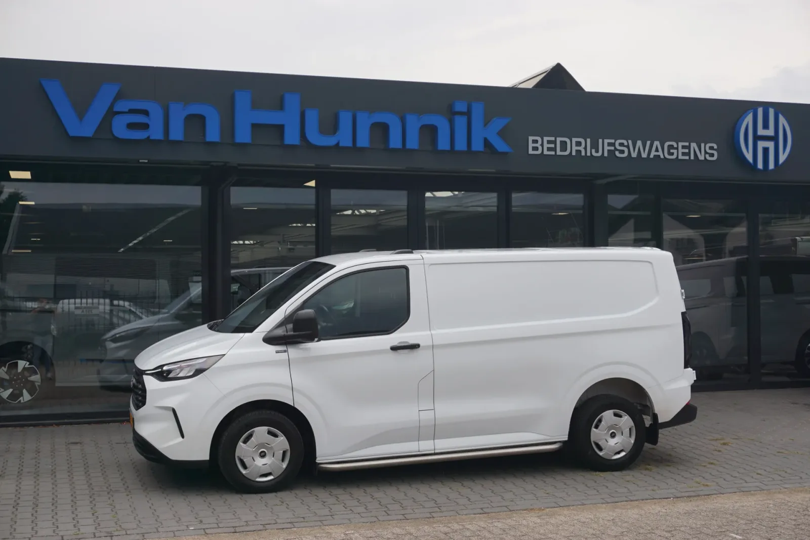 Ford Transit Custom (2024) — foto 1