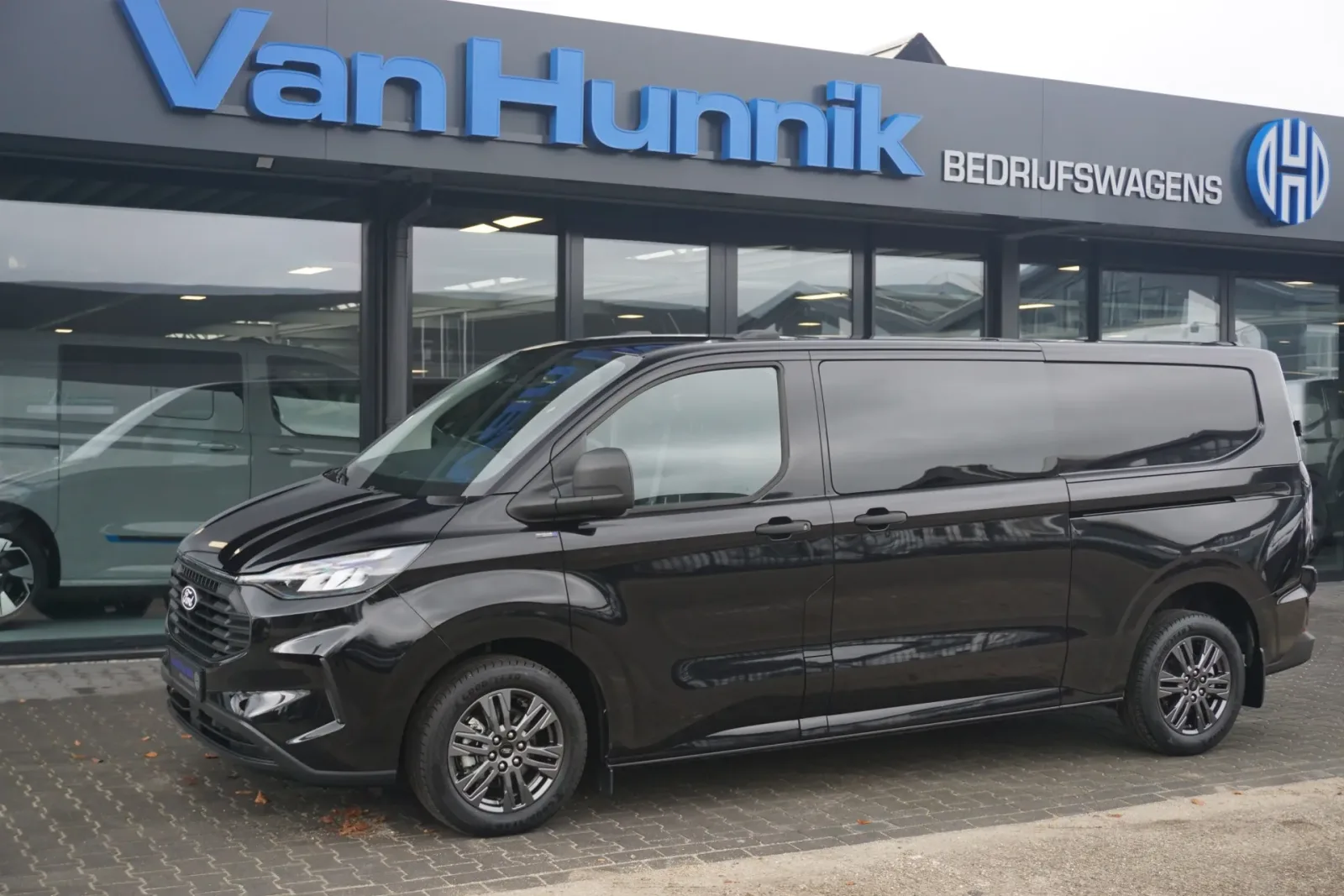 Ford Transit Custom (2024) — foto 1