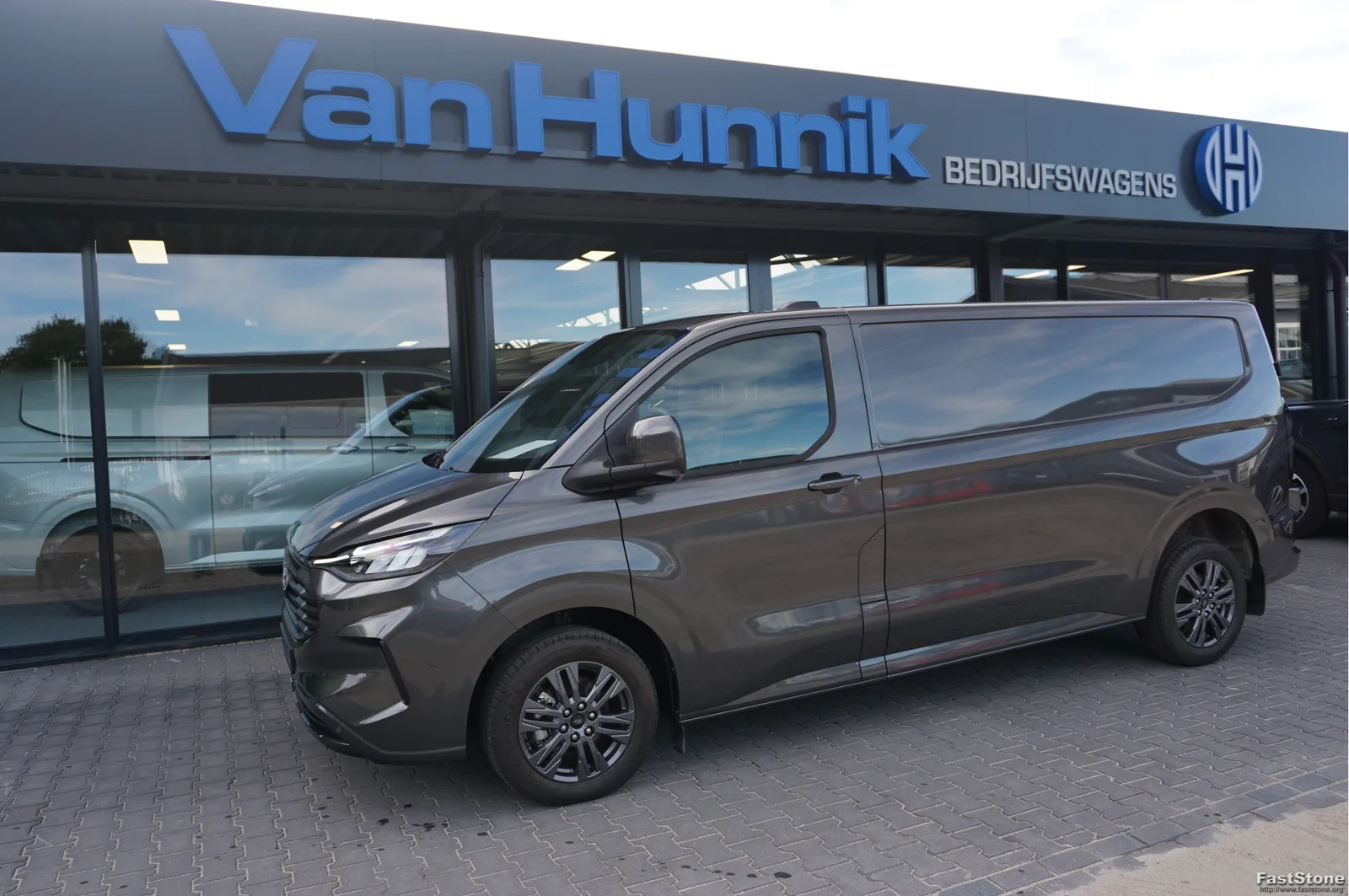 Ford Transit Custom (2025) — foto 1