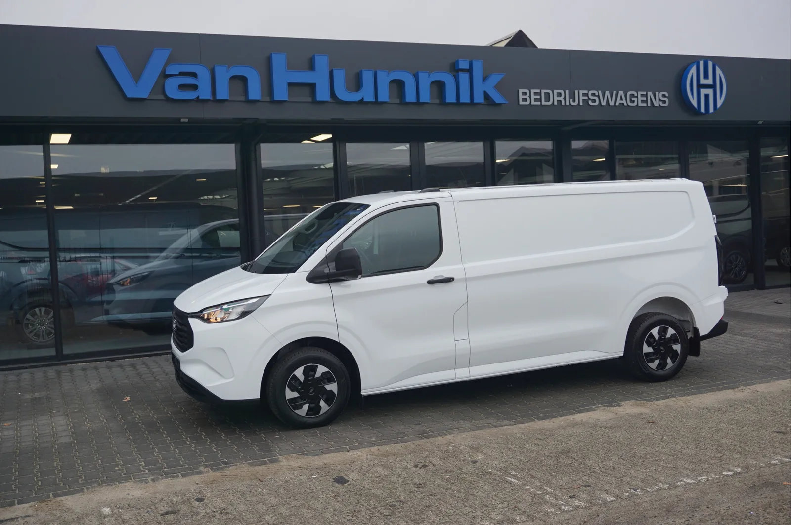 Ford Transit Custom (2025) — foto 1