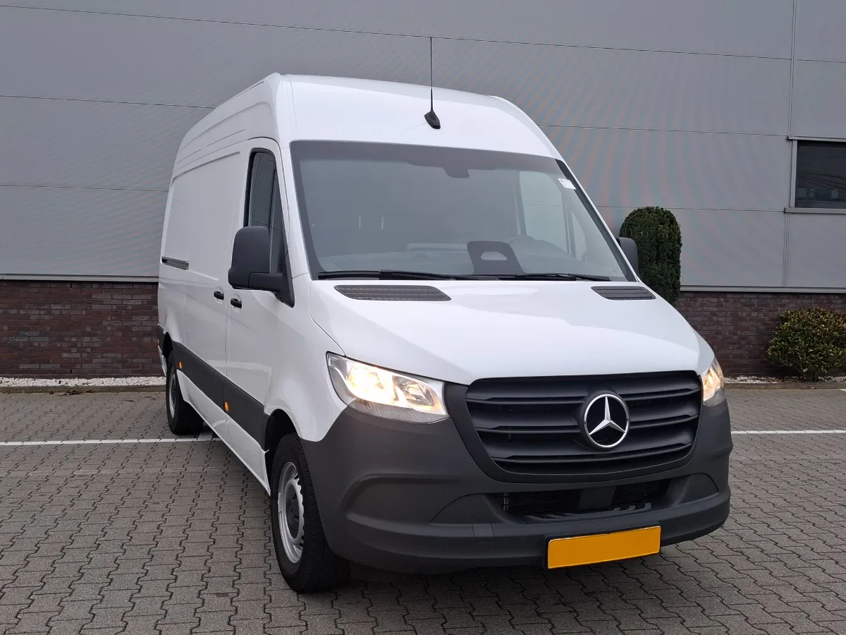 Mercedes-Benz Sprinter (2024) — foto 1