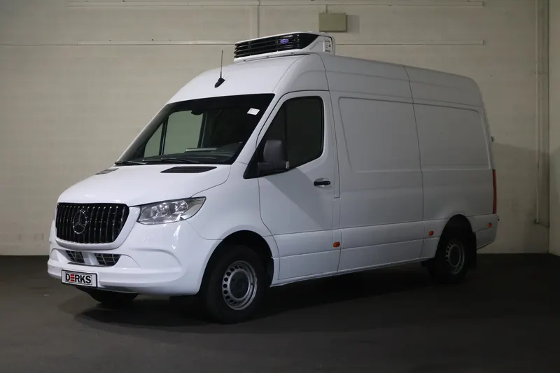 Mercedes-Benz Sprinter (2023)