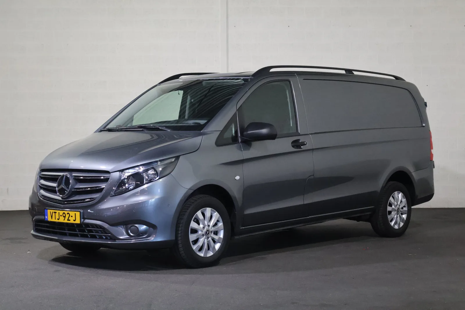Mercedes-Benz Vito (2023) — foto 1