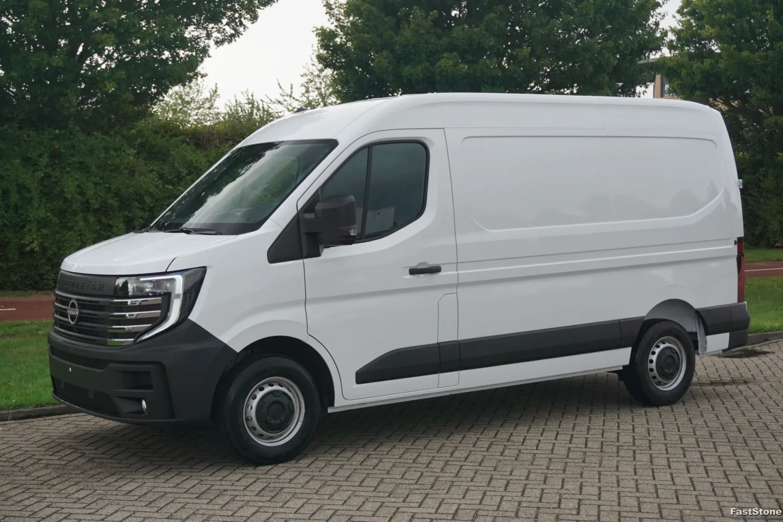 Nissan Interstar (2024) — foto 1