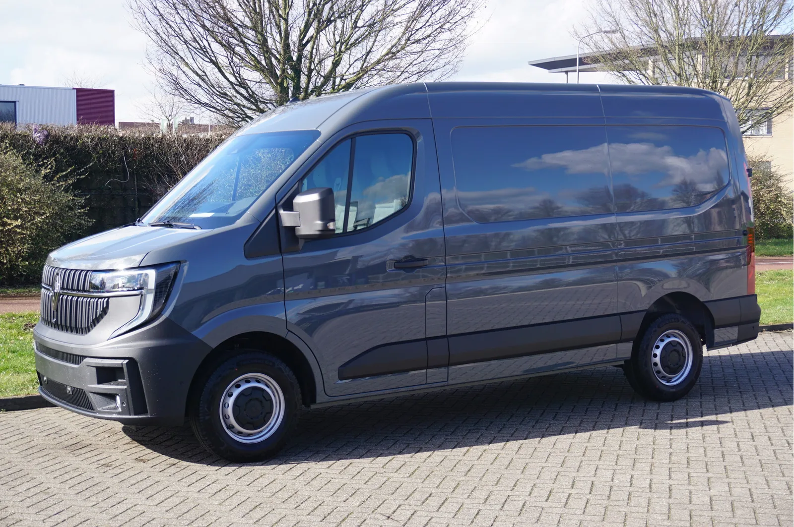 Renault Master (2024) — foto 1