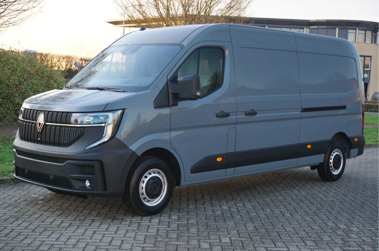 Renault Master (2024) — foto 1