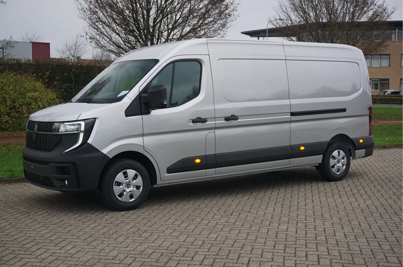 Renault Master (2024) — foto 1