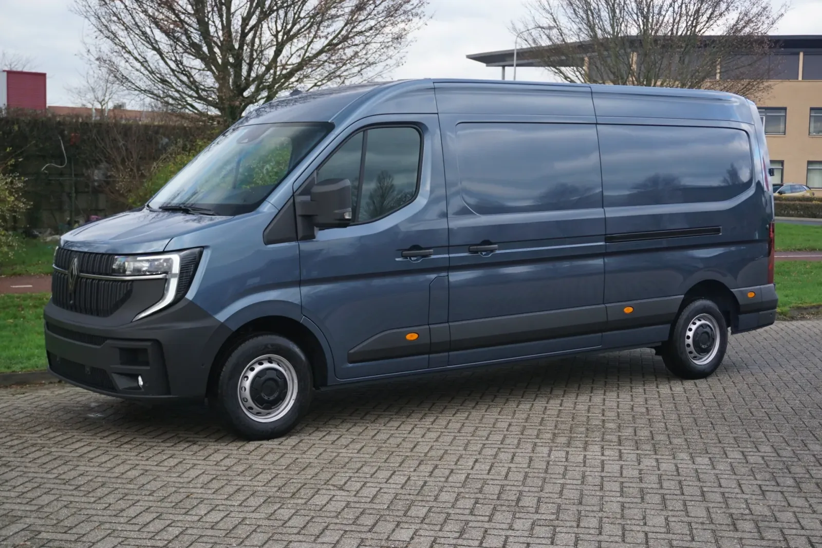 Renault Master (2024) — foto 1