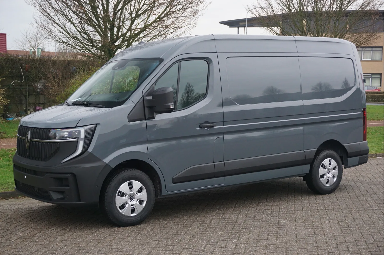 Renault Master (2024) — foto 1