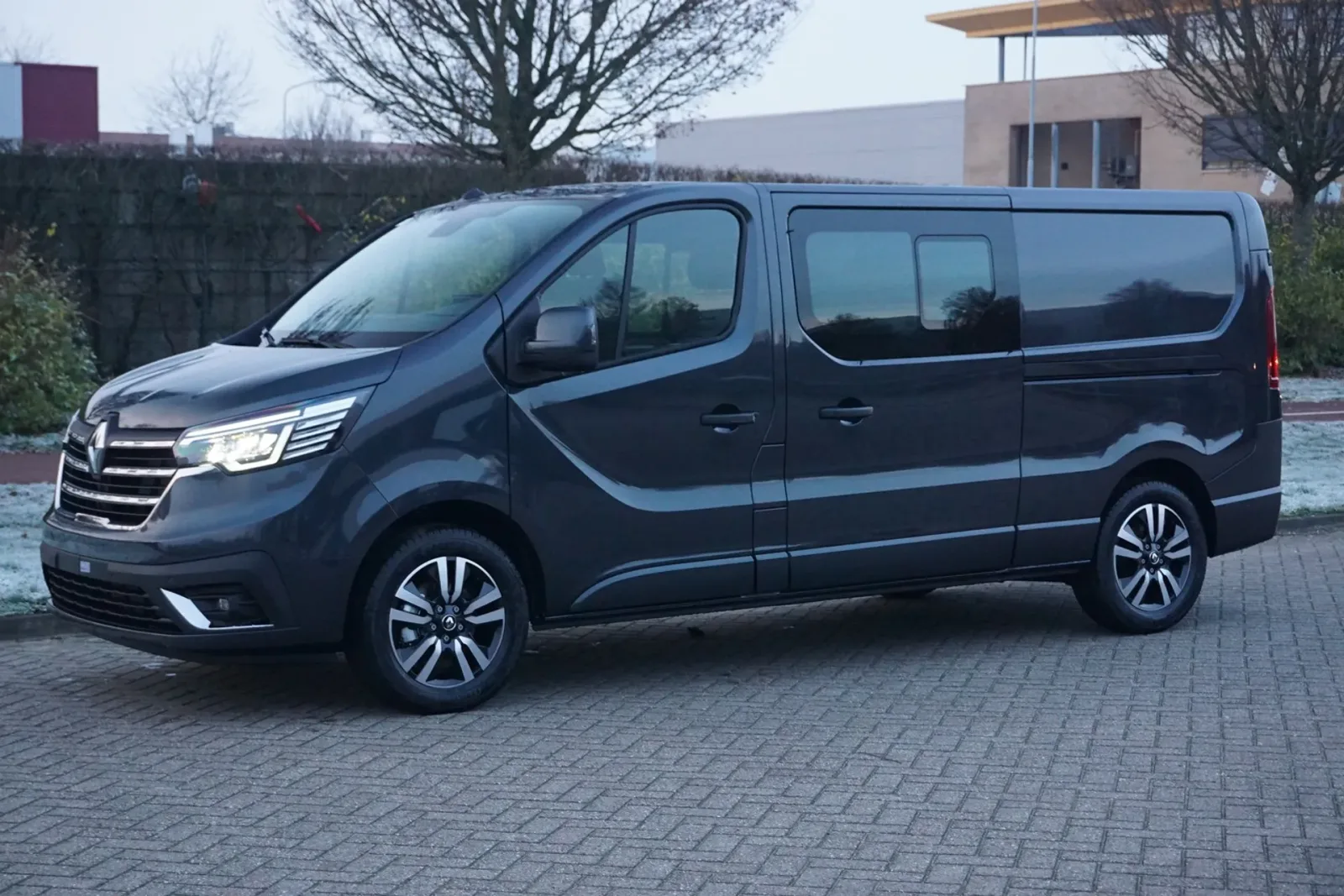 Renault Trafic (2024) — foto 1
