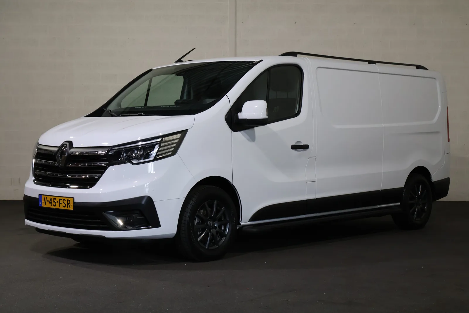 Renault Trafic (2024) — foto 1
