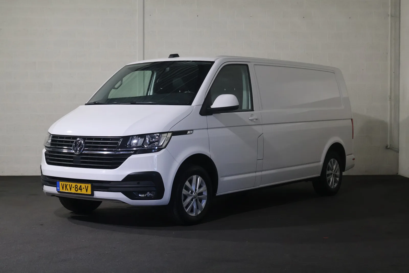 Volkswagen Transporter (2021) — foto 1